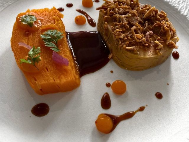 La Croix Blanche Terrine de Foie gras de canard, mille-feuilles de chou-rave, purée de courge au piment d'Espelette